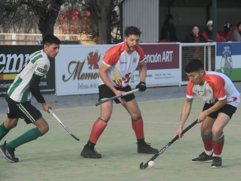 Germinal le ganó 3 a 1 a Draig Goch en Caballeros. (Foto: Sergio Esparza/Jornada).