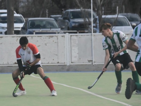 Germinal le ganó 3 a 1 a Draig Goch en Caballeros. (Foto: Sergio Esparza/Jornada).