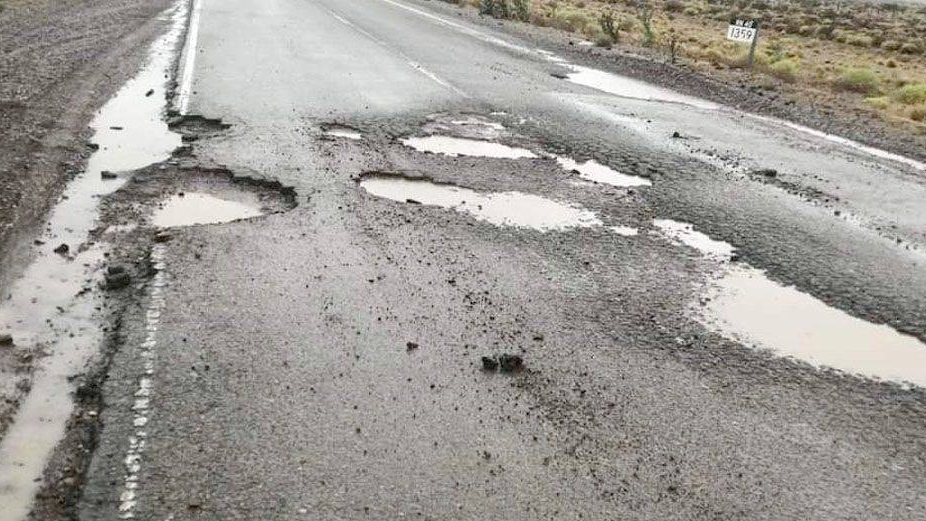 La Ruta Nacional N° 40 y sus "cráteres".