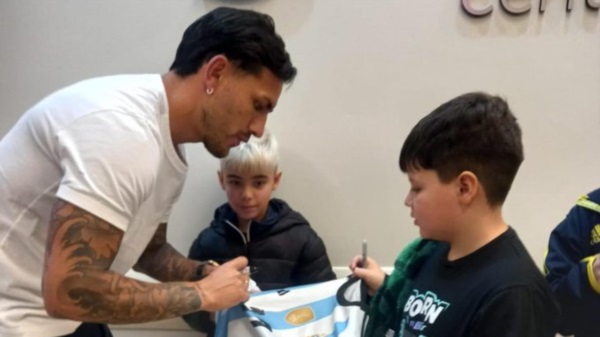 Primer paso de Leandro Paredes en Boca: revisión médica, check.