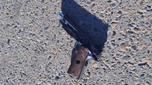 El arma de aire comprimido que utilizó el detenido.