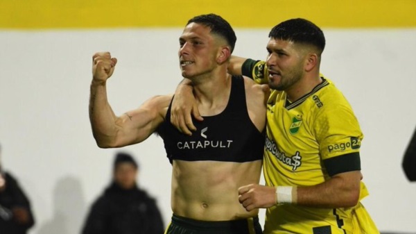 Con gol de penal de Osorio, Defensa venció sobre la hora a Deportivo Riestra en el cierre de la fecha 4.