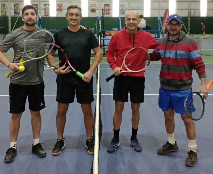 Los Finalistas de 5º Varones Pablo Valenzuela/Javier Diez y Marcelo Ortega/ Sebastián Gutiérrez.
