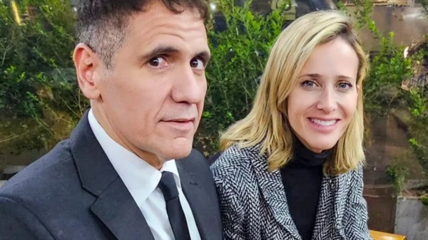 Julieta Prandi junto a su abogado, Javier Baños.