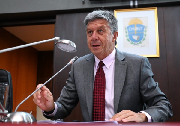 Gustavo Menna, vicegobernador.