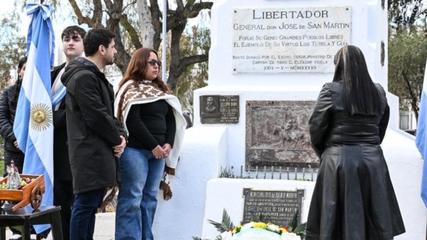 El acto se llevó a cabo en la plaza central.