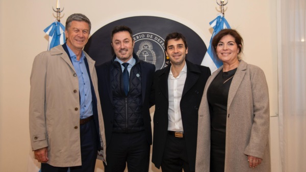 Menna, Petri, Torres y Romero tras el acuerdo.