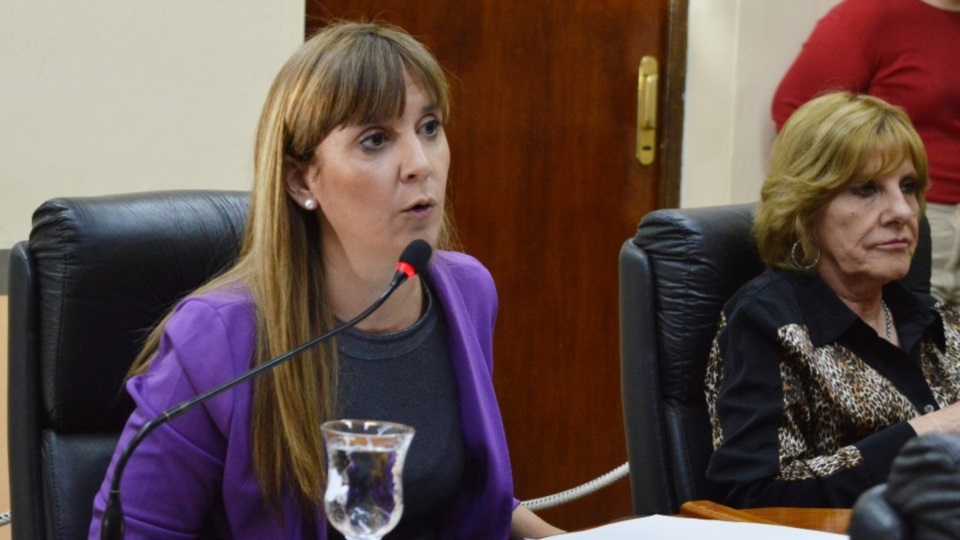 Edil, Karina Barneche.