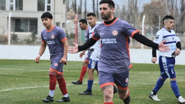 Lucas Robles hizo el cuarto. Foto: Norman Evans. 