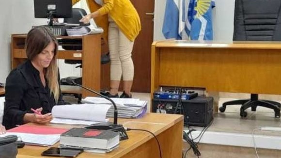 La Fiscalía imputó a los tres acusados del delito de tentativa de robo en poblado y en banda.
