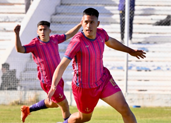 Aparecio Paileman para el 3-1. Foto: Daniel Feldman/Jornada Medios.