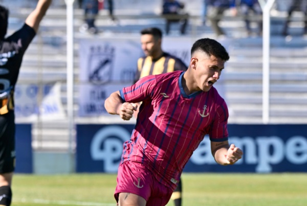 Marcos Giménez estampó el empate de La Banda. Foto: Daniel Feldman/Jornada Medios.