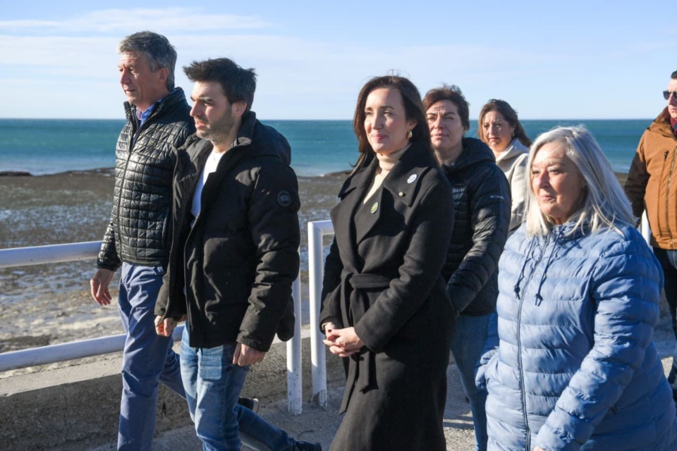 Gestos II. Torres y Villarruel, con Menna, Romero y Terenzi en Comodoro.