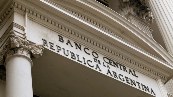 El Banco Central y el Tesoro canjearon títulos para aliviar la licitación.