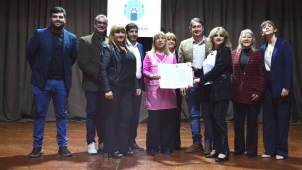 Los concejales de Rawson hicieron entrega de respectivas ordenanzas.