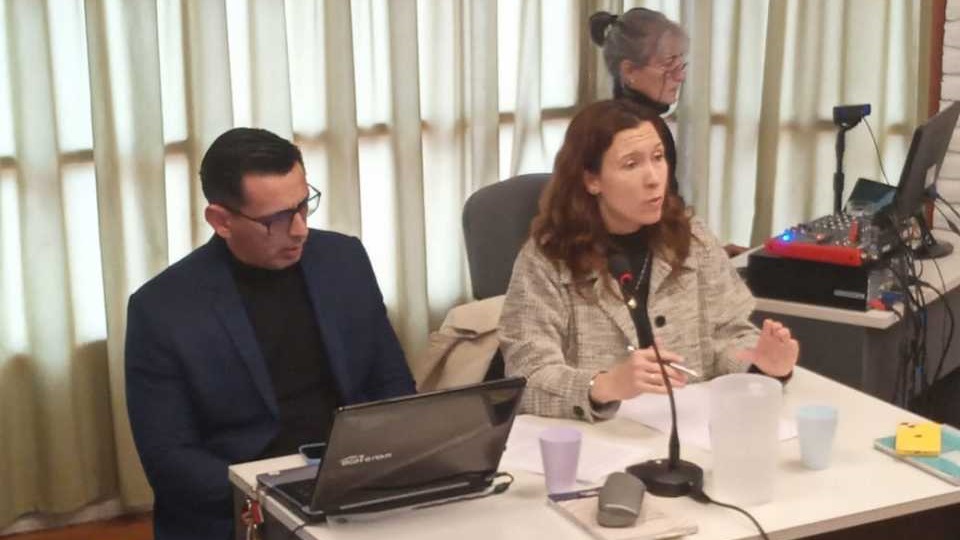 El fiscal general Leonardo Cheuquemán Levill y la procuradora fiscal Janet Davies.