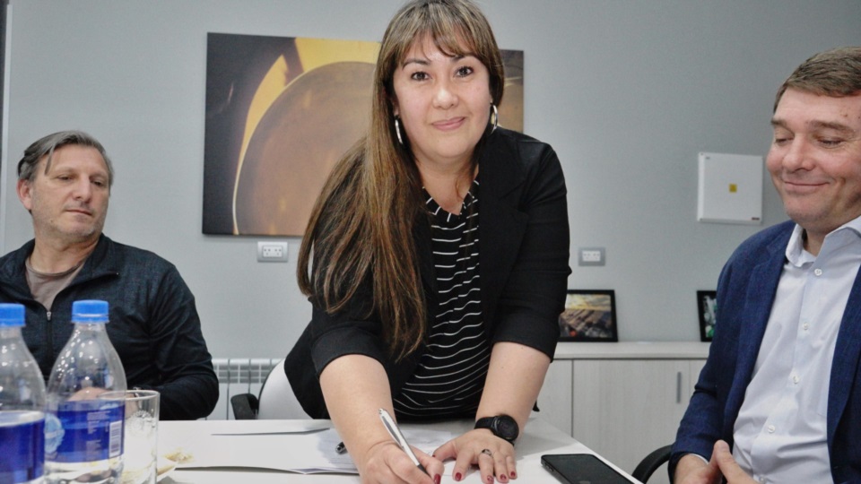 Anahí Bustos, presidenta de la Asociación de Bomberos Voluntarios de Rawson.