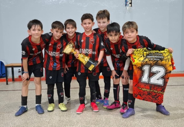 Los chicos de Independiente, campeones.