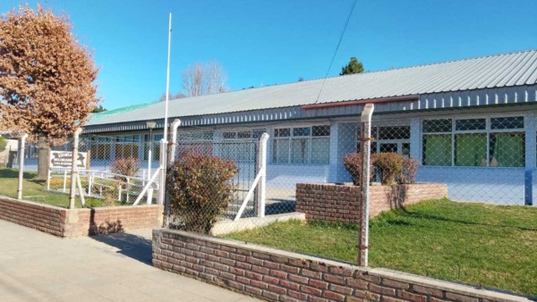 En la Escuela 200 de la ciudad de Esquel, padres de alumnos de 2do denuncian maltratos a sus hijos.