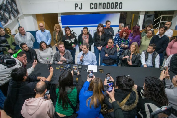 Luque dio una conferencia para responderle al Gobierno.