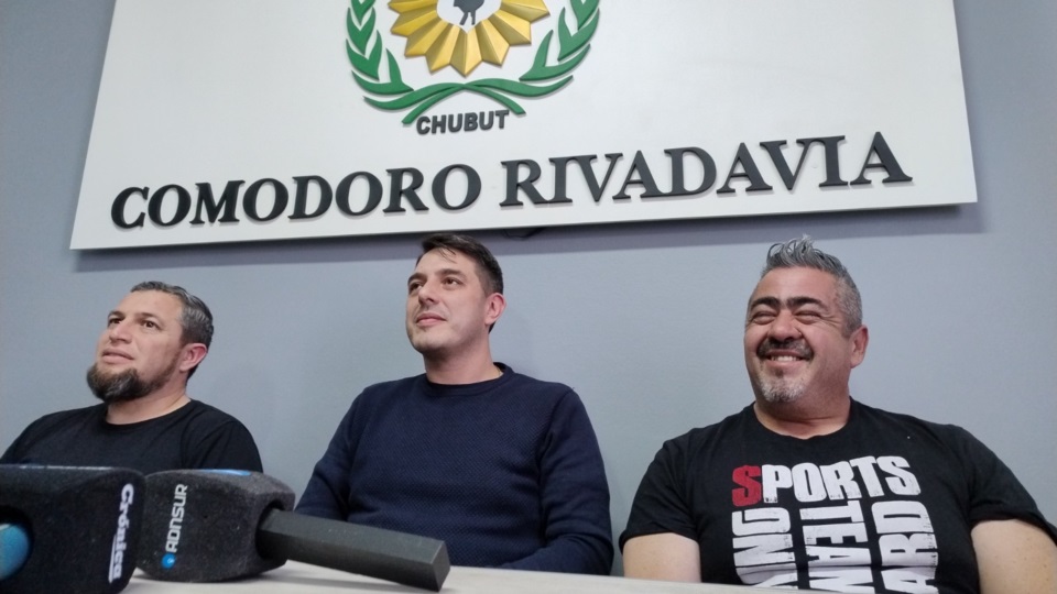 Risas. Fiscal Olazábal (centro) y ministro Iturrioz (der.).