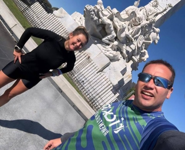 Atleta. Fita en Buenos Aires, antes de los 21K.