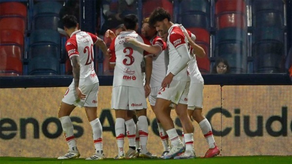 Huracán confirmó su levantada con otra victoria en su visita a Tigre.