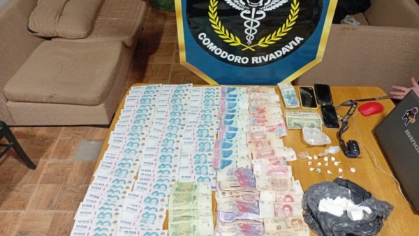Dinero y droga secuestrados.