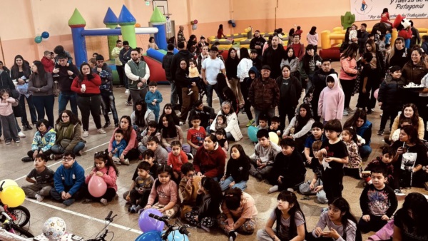 El festejo se desarrolló en el gimnasio de la Escuela N° 123.