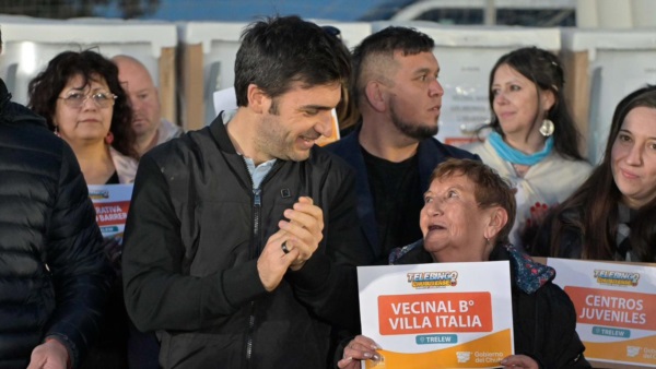 Hubo entrega de bienes sociales a asociaciones vecinales.