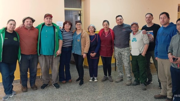 Delegados de ATE con trabajadores auxiliares de la Escuela Nº 740 EMETA.