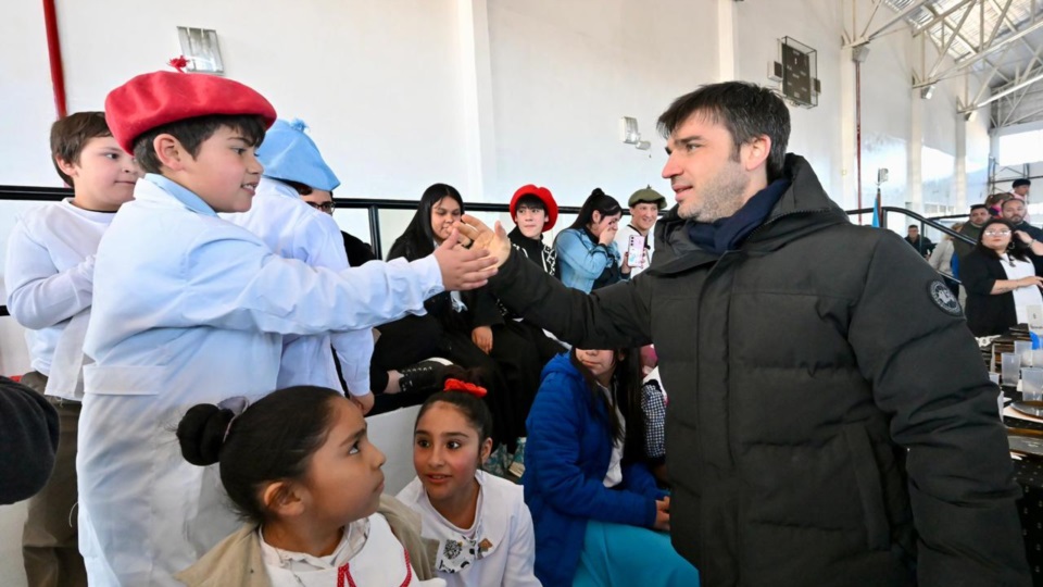 La ceremonia se desarrolló en el gimnasio comunal.