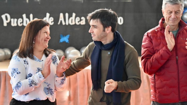 Patricia Tapia, Ignacio Torres y Gustavo Menna en el acto.