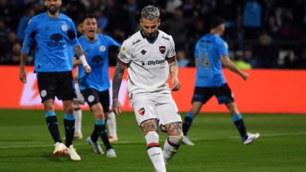 El "Pipa" Benedetto se lamentó de su penal errado.