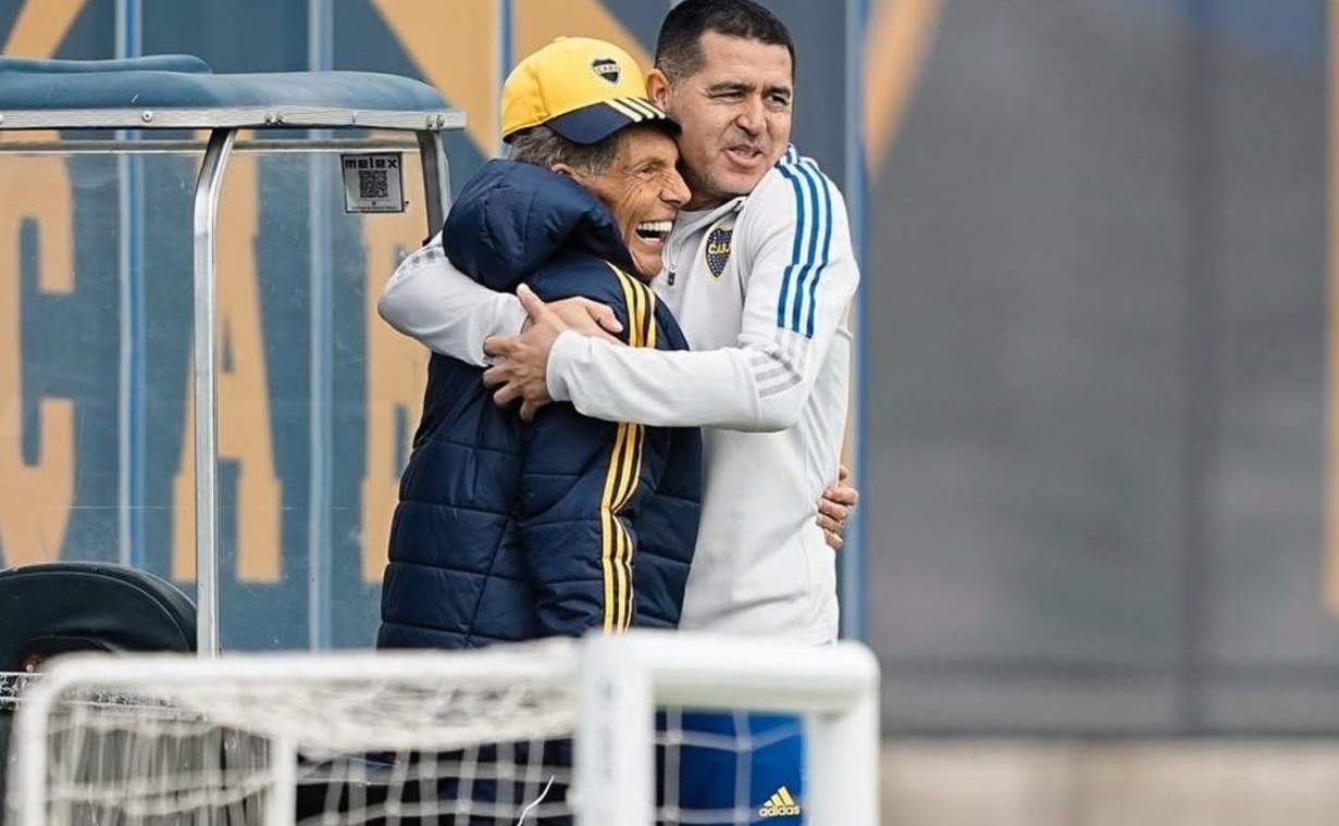 El cariñoso gesto de Riquelme a Russo en la práctica de Boca.