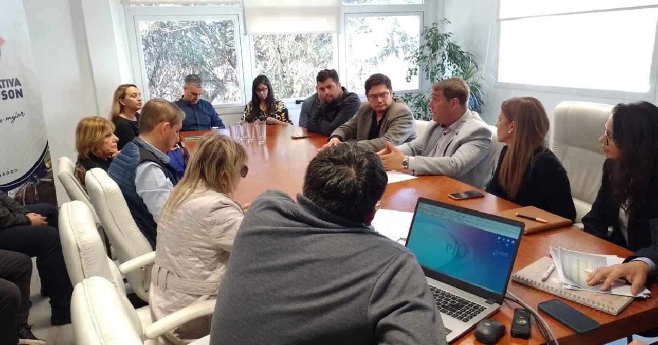 Biss, concejales y la intervención. Siguen las reuniones.