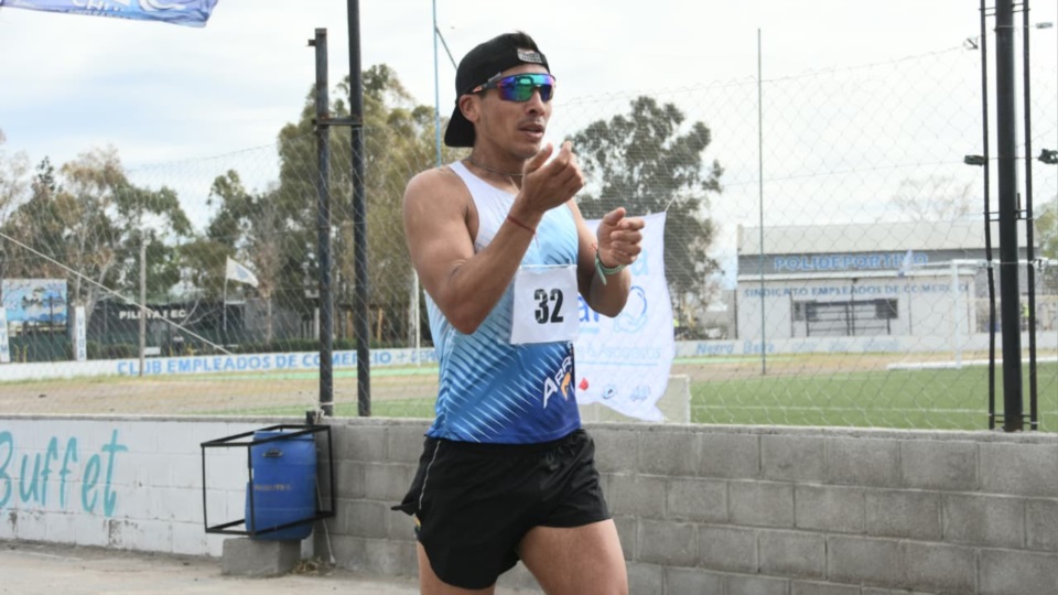 Sebastián Arrative se quedó con una nueva edición de los 21K del SEC. (Fotos: Norman Evans/Jornada).