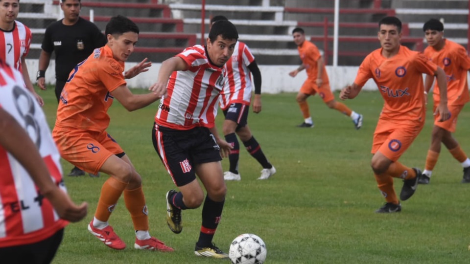 Los líderes Moreno y Racing se enfrentan para intentar sacarse ventaja.