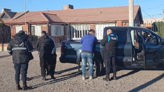 Momento en que la camioneta era secuestrada.