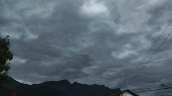 Y la lluvia se hizo presente en El Hoyo. (Foto: La Radio de la Cordillera).