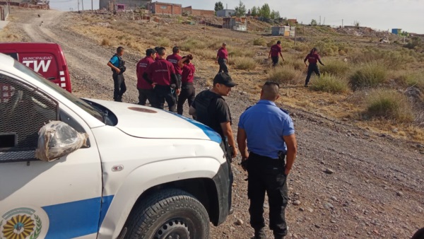 Municipio y Policía presentes.