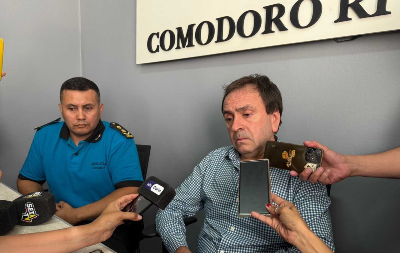 Marcelo Cretton, fiscal de Comodoro Rivadavia, dio una conferencia de prensa.