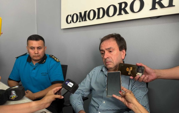Marcelo Cretton, fiscal de Comodoro Rivadavia, dio una conferencia de prensa.