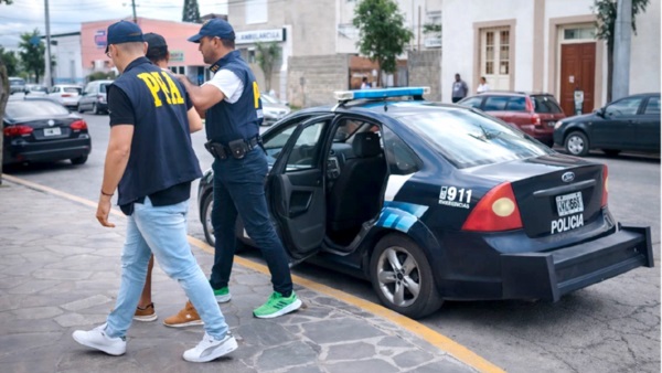 El individuo fue trasladado a la Delegación de Rawson.