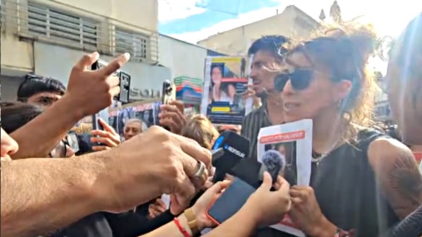 Jessica, hermana de Valeria, habló ante todos.