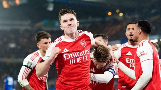 Arsenal sacó ventaja de un gol como visitante.