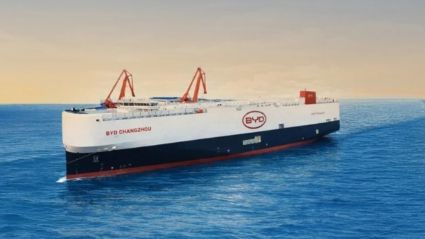 Importaciones sobre rudas, viento en popa... El barco con 7.000 autos llega el lunes. Foto: Agencia NA.