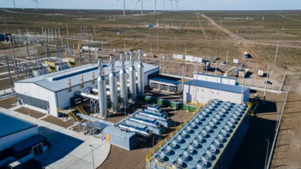 La propuesta de Rovella Capital a YPF para quedarse con Manantiales Behr fue de US$ 575 millones.
