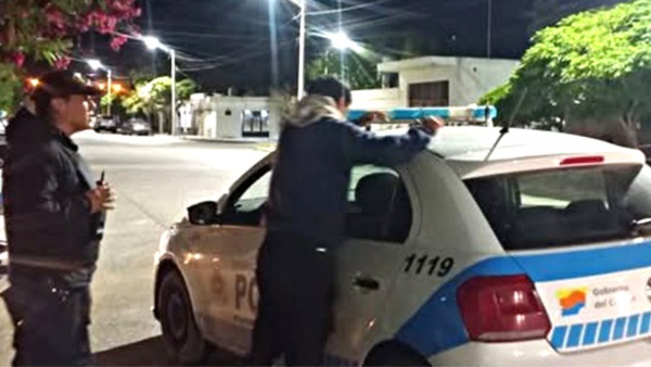 El sujeto fue atrapado cuando intentaba escapar.
