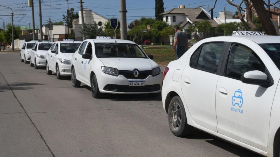 Los taxistas trabajan "con normalidad".